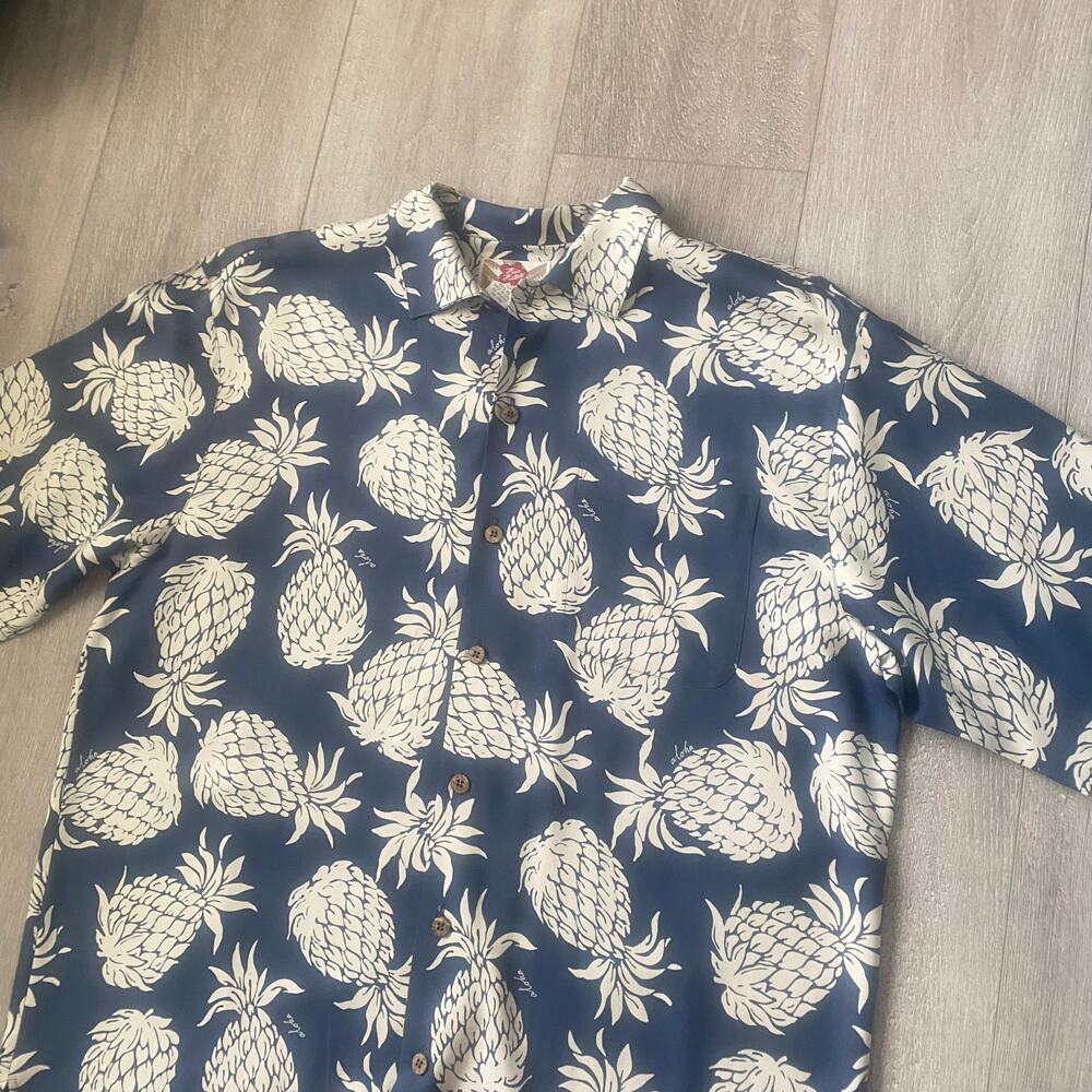 Hilo Hattie Hawaii Vintage Aloha 100% Silk Pineapple Short Sleeve Casual Shirt L
